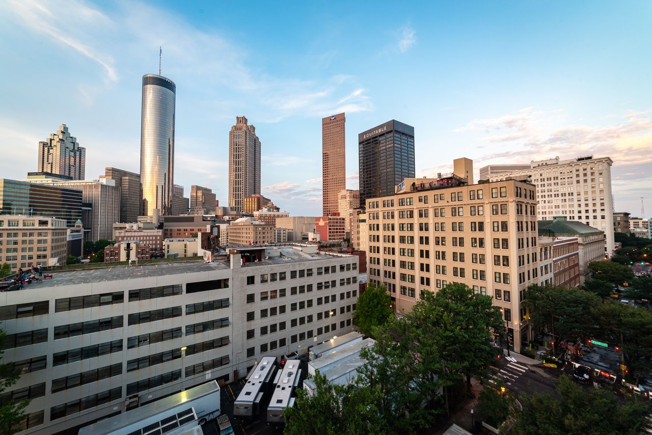 A stunning skyline view of downtown Atlanta, Georgia showcasing its iconic skyscrapers.