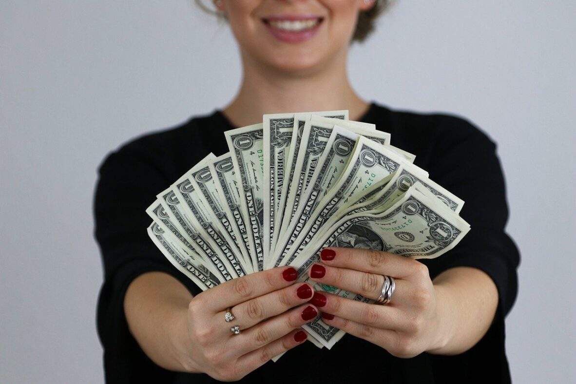 U.S. Restarts Dollar Transfers to Iraq After Months-Long Freeze