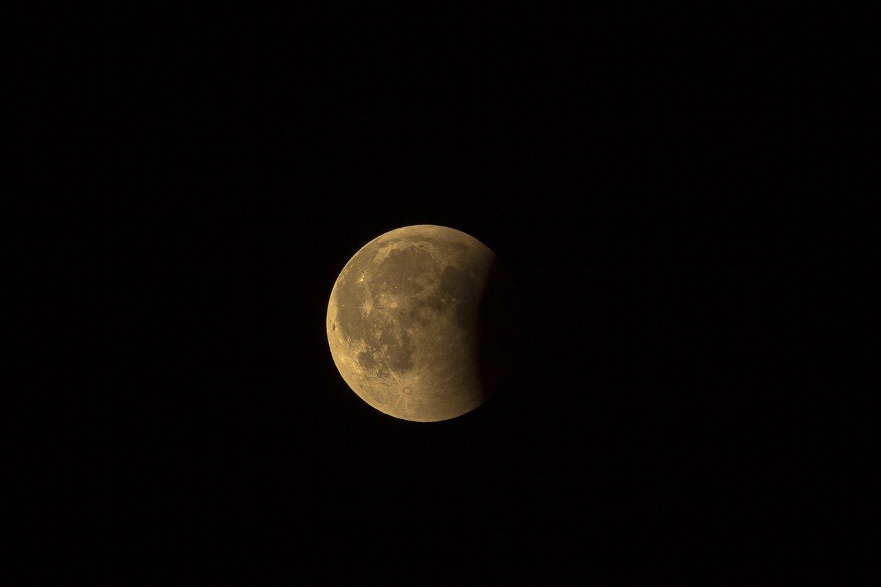 moon, sky, night sky, nature, lunar, moonlight, night, scenery, black sky, dark sky, luna