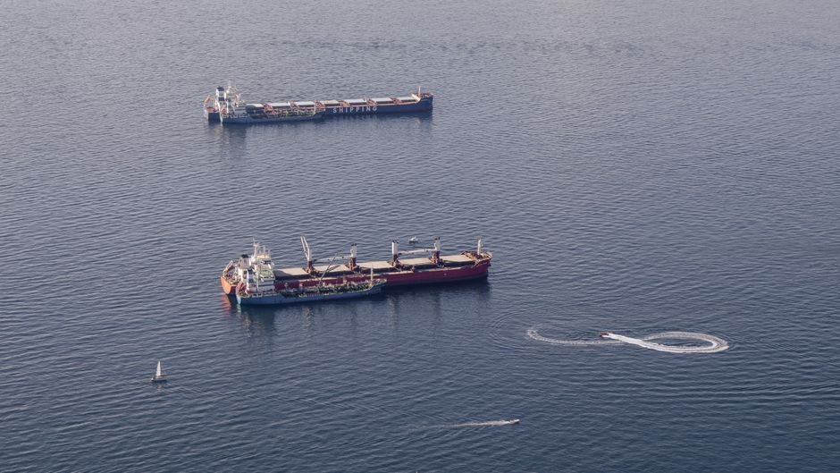Trump Sets New Red Line Amid Iran’s Demands to Reopen Strait of Hormuz