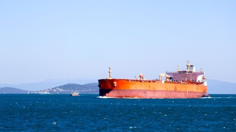 US Declares Strait of Hormuz ‘Irrelevant’ as Oil Routes Shift in 2026