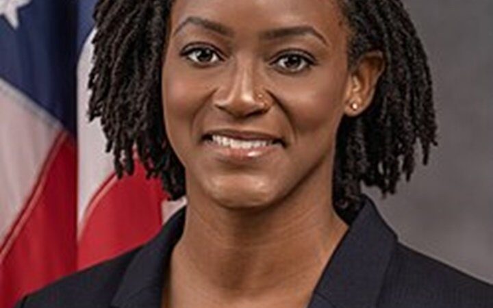 Democratic Socialist Nixon Ties Incumbent Moody in Tight Florida Senate Race