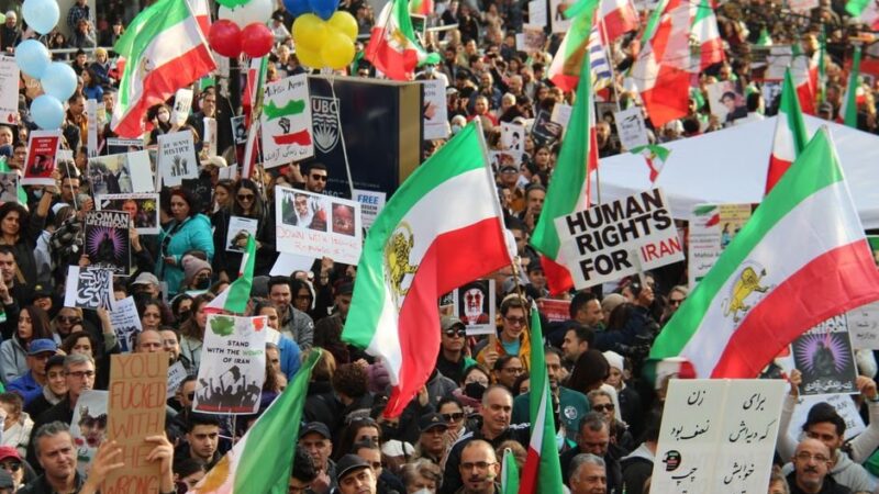 Hundreds of Thousands Rally in Tehran as Iranians Volunteer to Defend Country Amid War