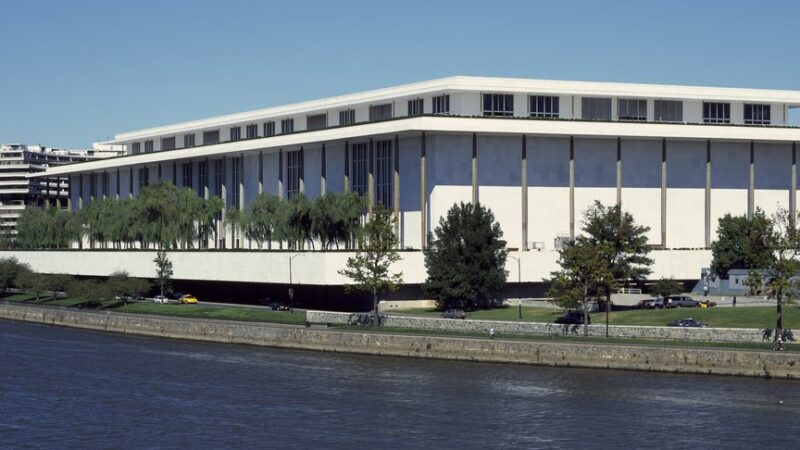 Kennedy Center Faces Bankruptcy Without Trump Name Restoration, Officials Warn