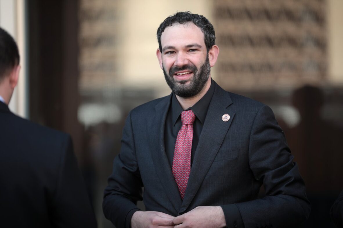 Arizona GOP Embraces Election Deniers Despite Past Losses Ahead of 2026 Races