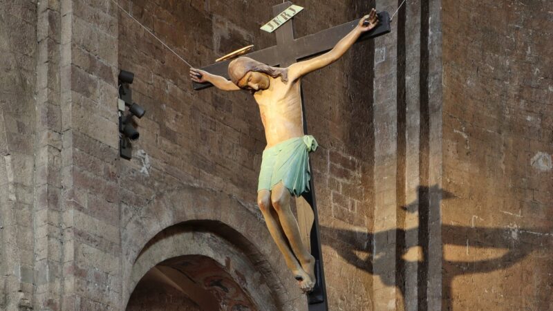 Catholic Priest Dies After Crucifix Falls on Him During Livestreamed Mass in Ecuador
