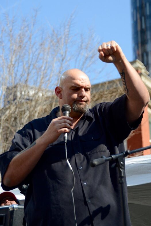 Leaked Messages Reveal Sen. Fetterman’s Secret MAGA Fundraising Ties