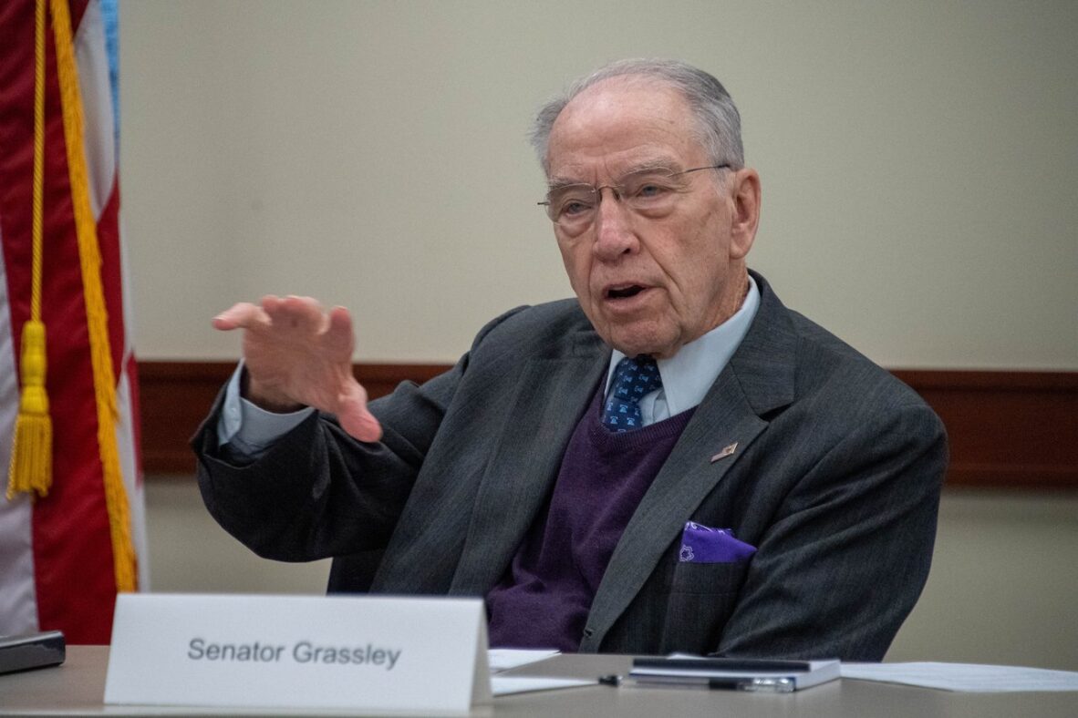 Senator Grassley Urges Trump Administration to Ban Kratom Immediately