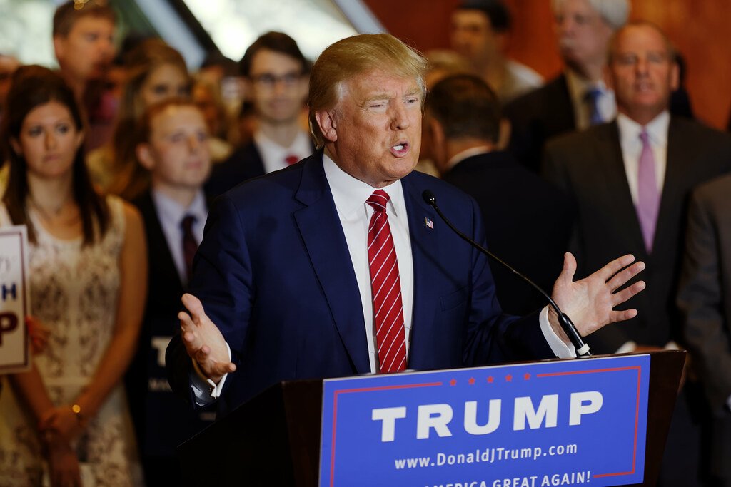 Trump’s Extortion Plot Exposed as Ukraine Faces Intelligence and Starlink Restrictions